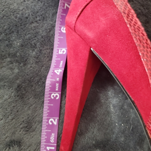 H by Halston Red Suede Stilettos - Picture 11 of 12